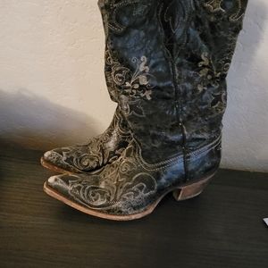 Corral boots